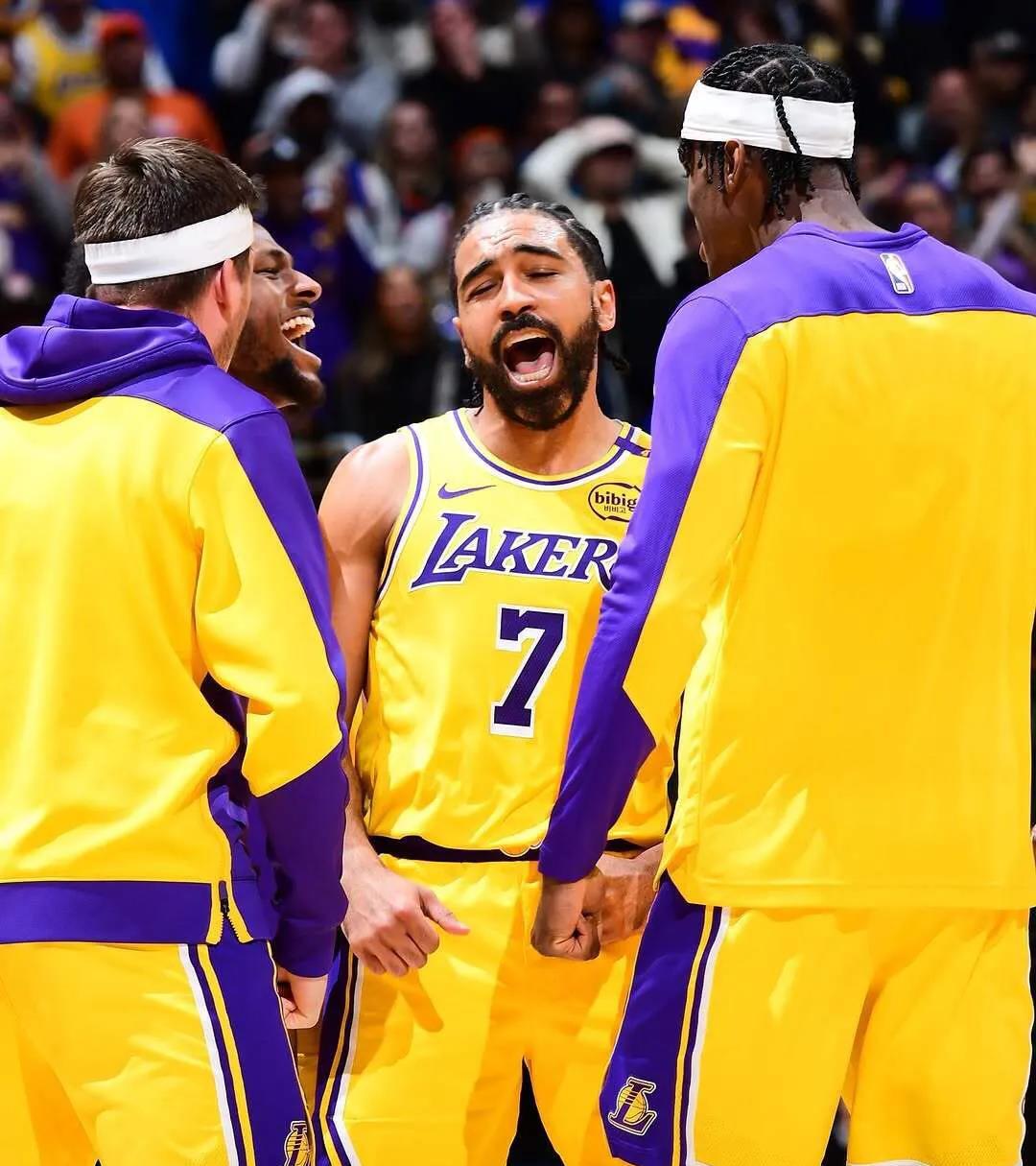 包含NBA战术调整奏效,成功扭转局势的词条 包含NBA战术调整奏效,成功扭转局势的词条