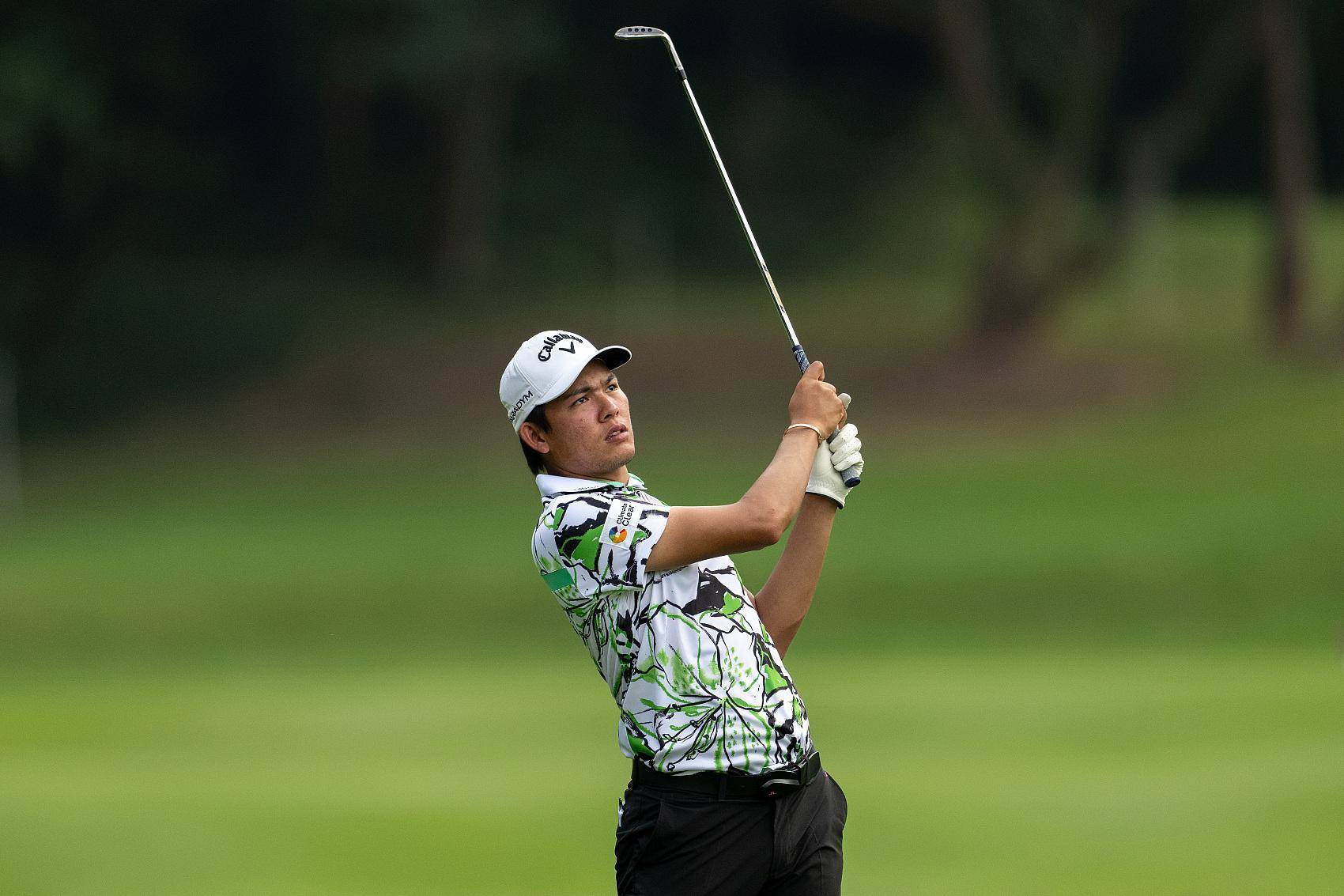 球星爆发！高尔夫赛场再现神级操作