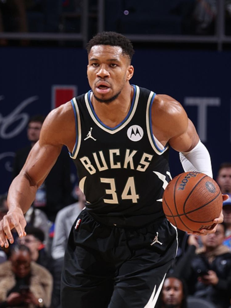 爱游戏体育-雄鹿翻盘雷霆，范弗利特惊艳四座