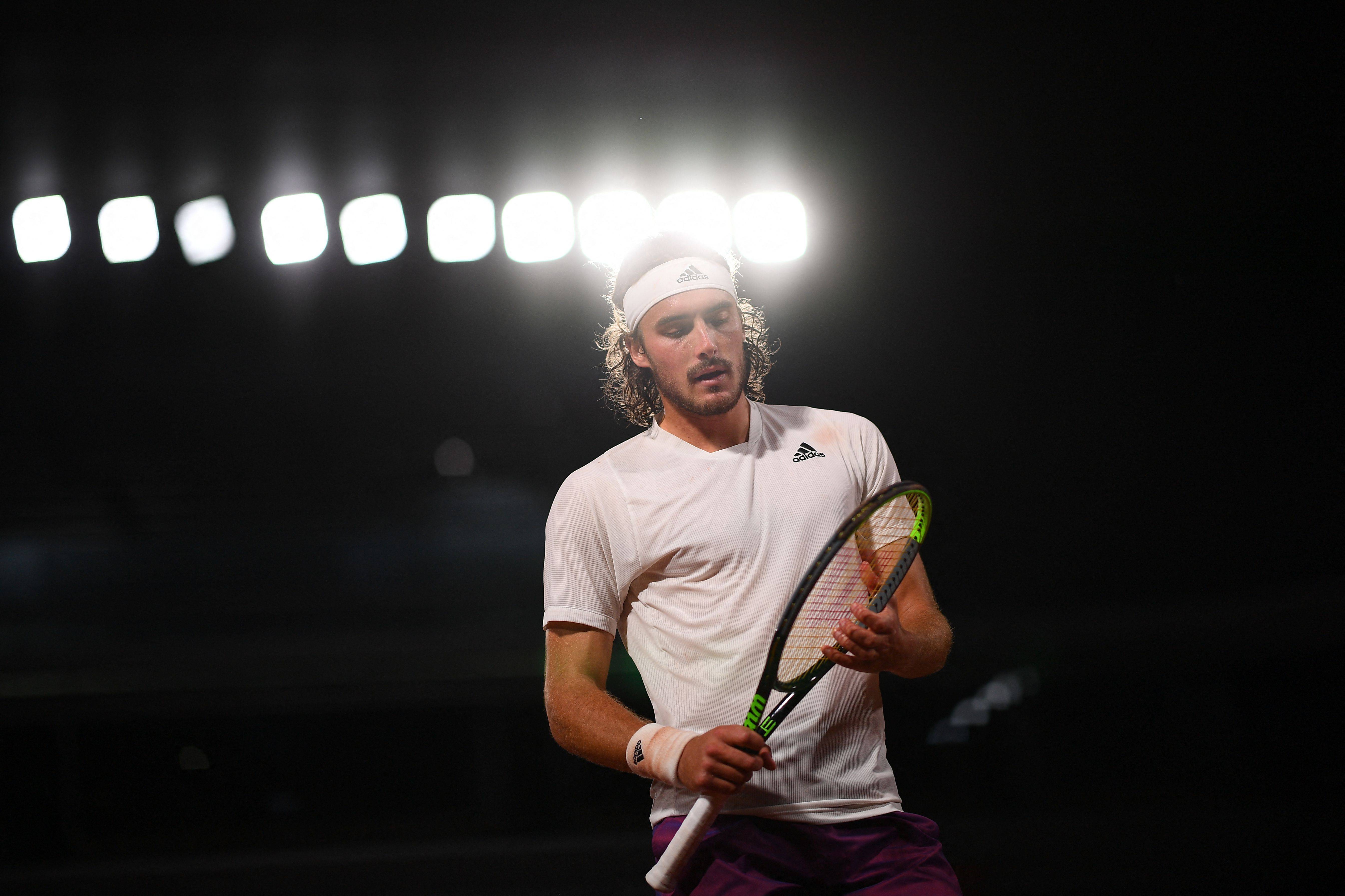 爱游戏官方入口-法网险胜澳网，西西帕斯带队取胜