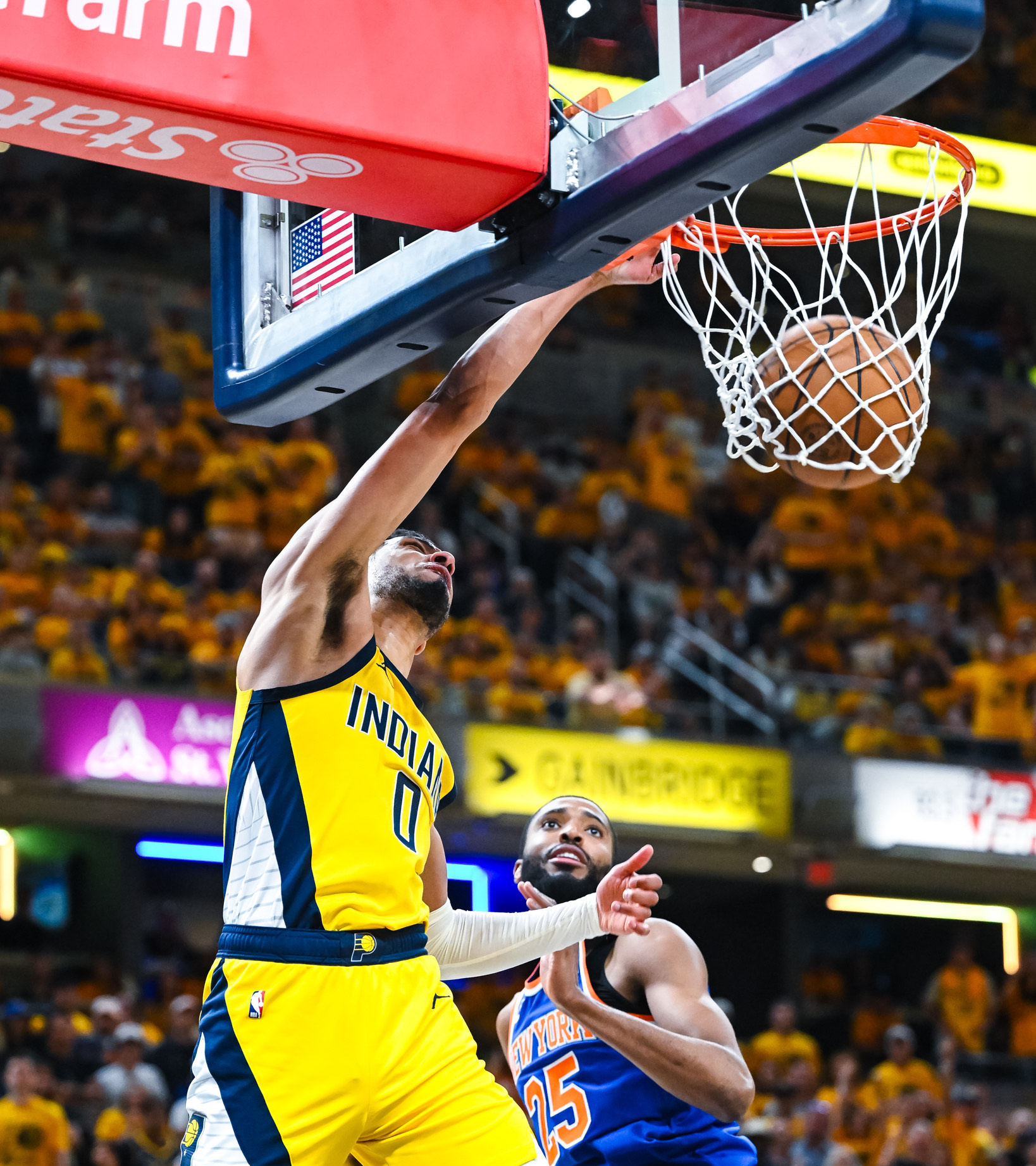 步行者险胜辽宁队,德罗赞统治全场 步行者险胜辽宁队,德罗赞统治全场