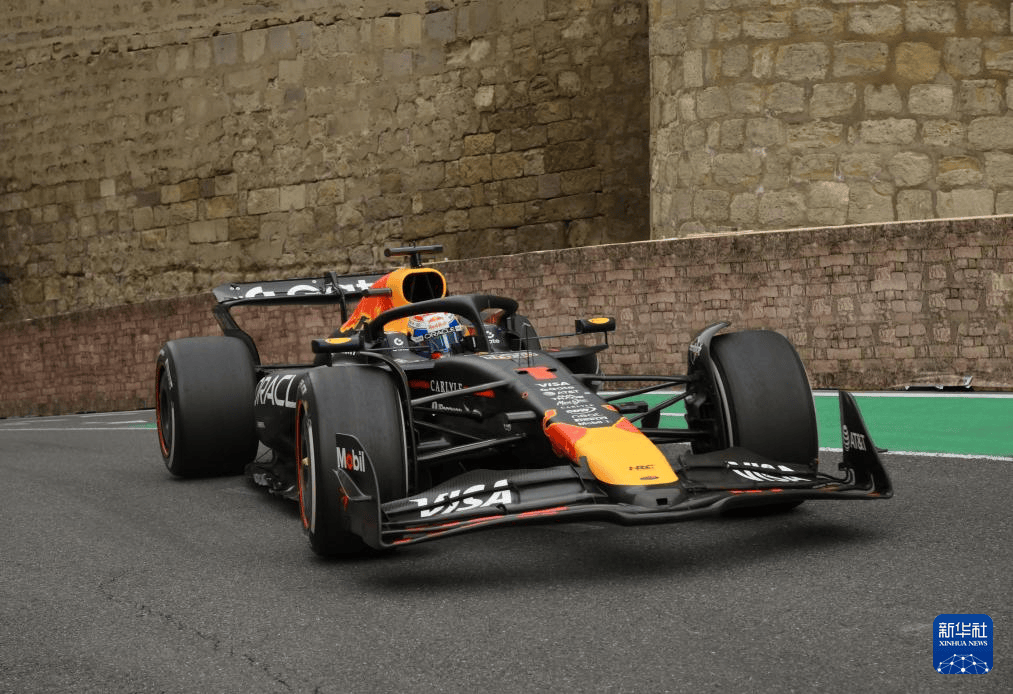 红牛二队险胜红牛车队,塞恩斯扛起全队 红牛二队险胜红牛车队,塞恩斯扛起全队